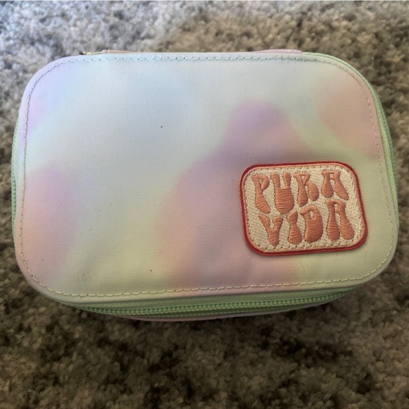 Pura Vida Accessories - NEW Pura Vida Tie-Dye Travel Jewelry Case with Ring Slots and Hooks